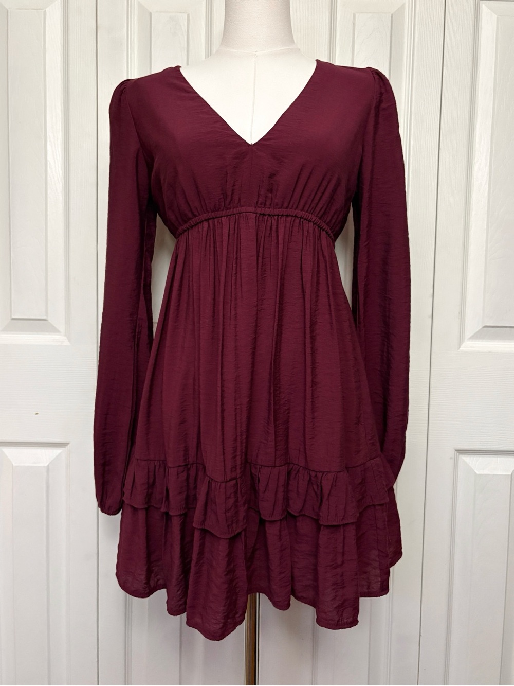 Abercrombie & Fitch Long Sleeve Dress Size XS Burgundy V-Neck Ruffle Hem